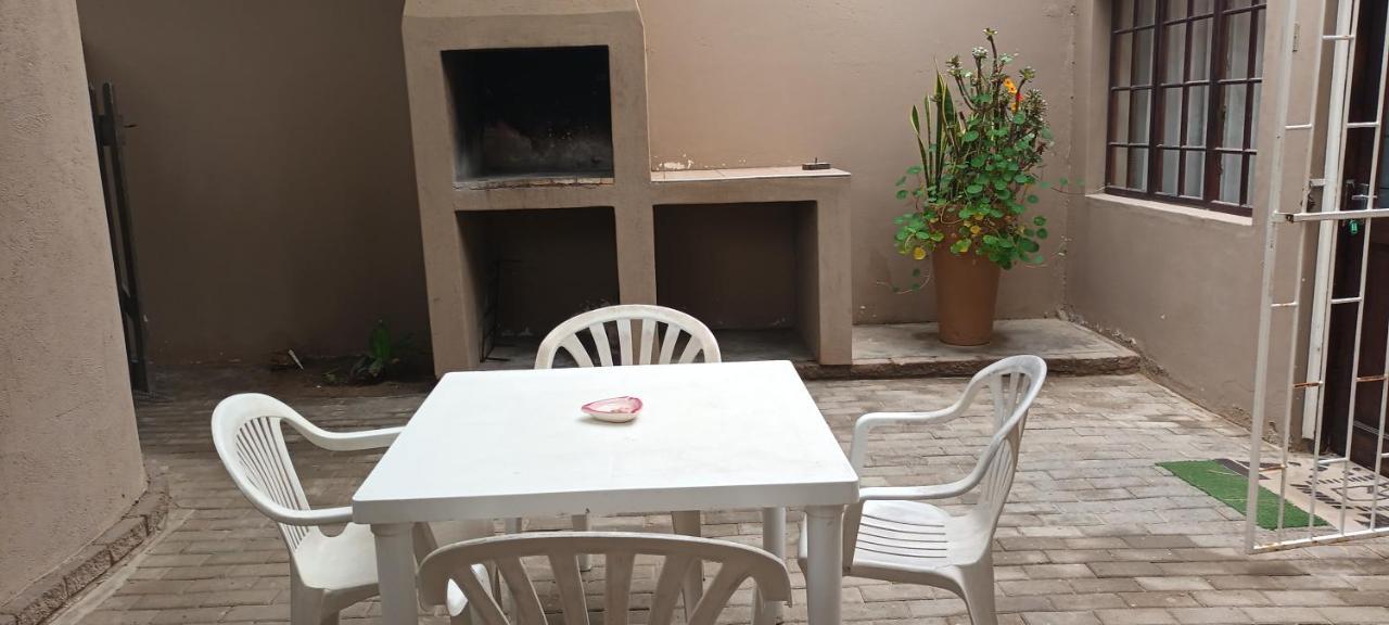 Huis Klipdriftself Catering &B&B Henties Bay 外观 照片